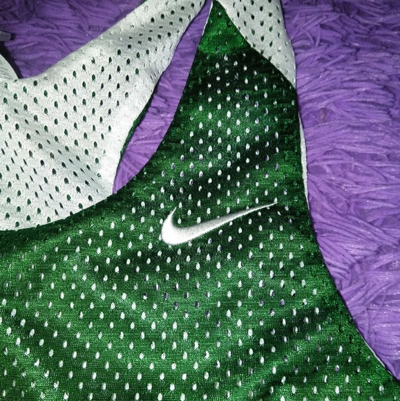Womens Reversible Green & White Basketball Shirt - Picture 3 of 4